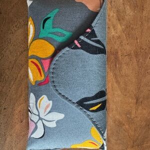 Vera Bradley Hard Shell Sunglasses Case